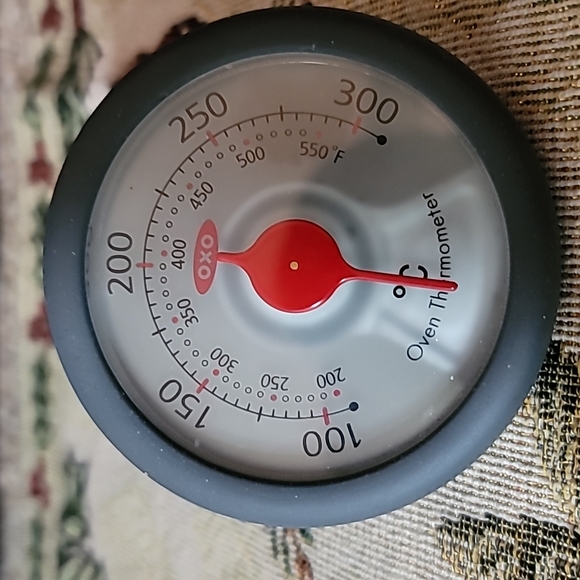New without box oven thermometer Manufacturer OXO Silicone trim Mint condition - Picture 7 of 8